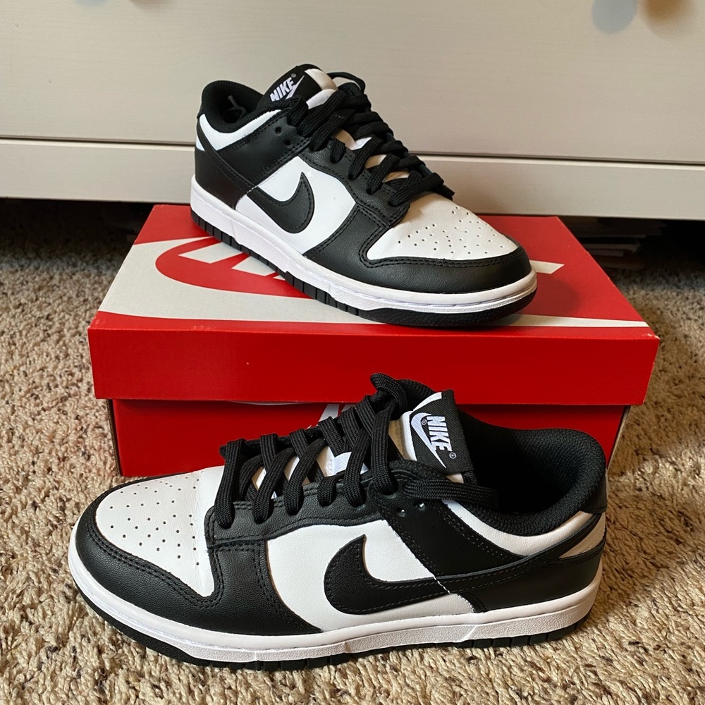 Nike Dunks (panda) 100% Authentic!